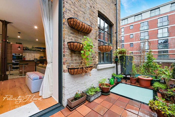 3 Bedroom Flat For Sale In Casson Street, London, E1