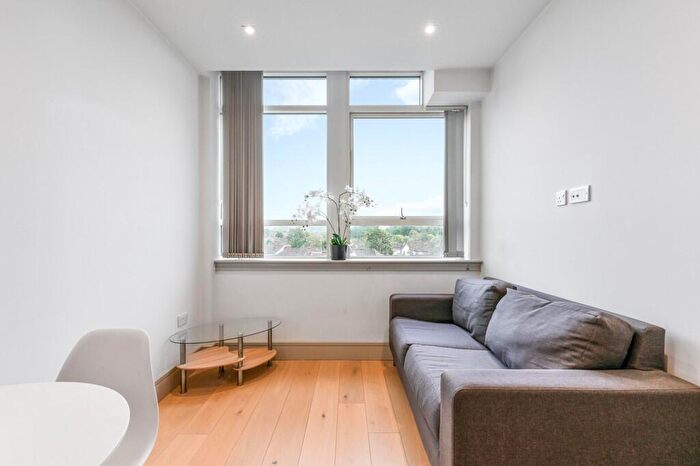 1 Bedroom Flat To Rent In Imperial Drive, Harrow, Middlesex, HA2