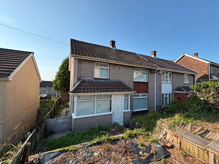 3 Bedroom Semi-Detached House To Rent In Woodford Road, Blaenymaes, SA5