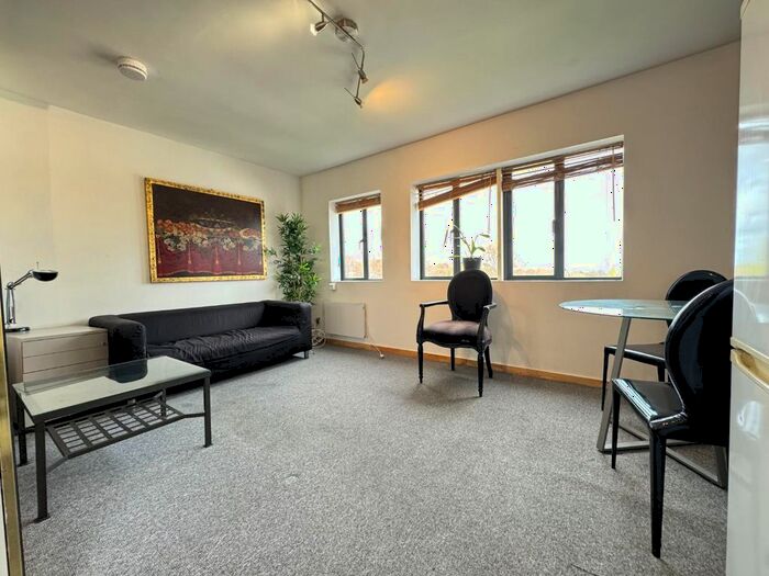 1 Bedroom Flat To Rent In Archway Road, London, N6