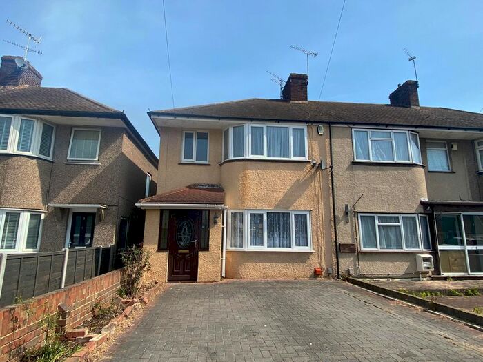 3 Bedroom Semi-Detached House To Rent In Gerald Road, Gravesend, DA12
