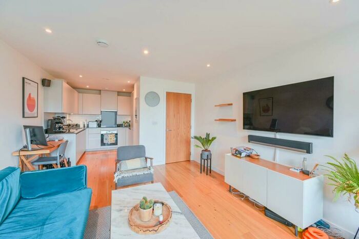 2 Bedroom Flat To Rent In Dalston Lane, Dalston, London, E8