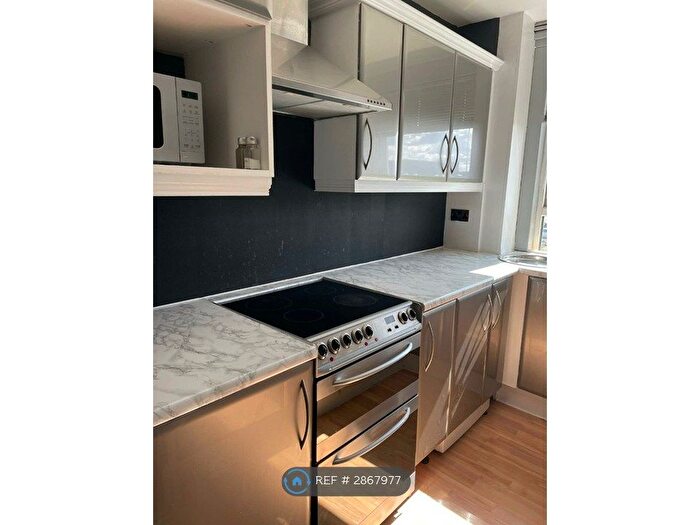 2 Bedroom Maisonette To Rent In Kerse Road, Grangemouth, FK3