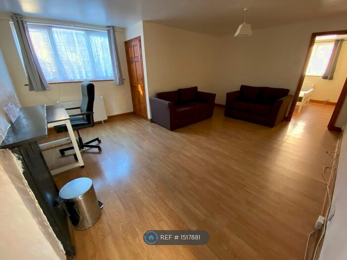 1 Bedroom Flat To Rent In Nightingale Road, Hitchin, SG5