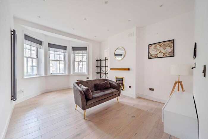 2 Bedroom Flat For Sale In Pemberton Gardens, Tufnell Park, London, N19