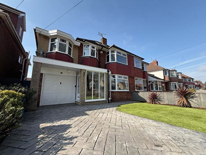 5 Bedroom Semi Detached House For Sale In Wolfreton Lane, Willerby, Hull, HU10