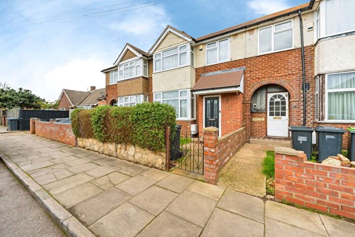 3 Bedroom Terraced House For Sale In Winchester Road, Bedford, Bedfordshire, MK42
