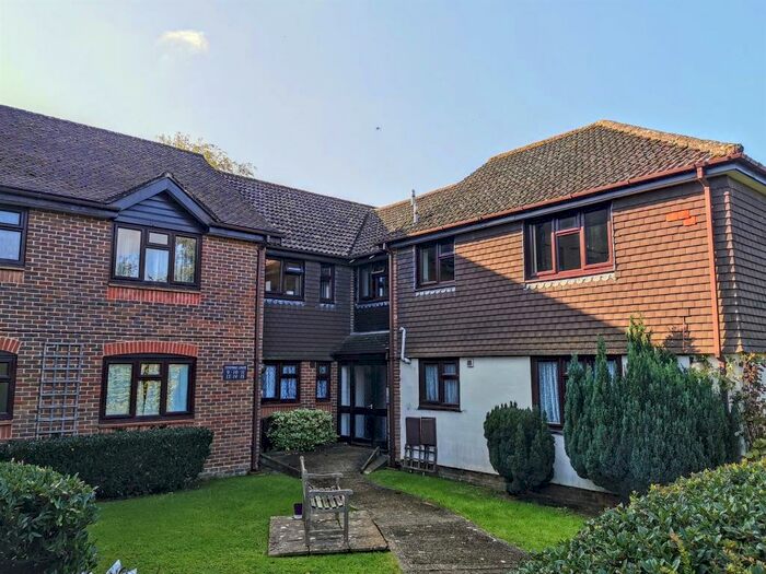 1 Bedroom Apartment To Rent In Pinewood Court, Haywards Heath, RH16