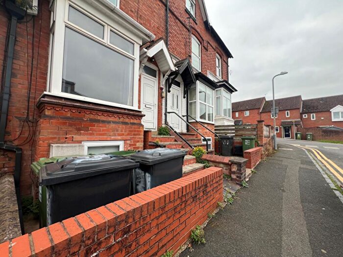 1 Bedroom Flat To Rent In Oakly Road, Redditch, B97