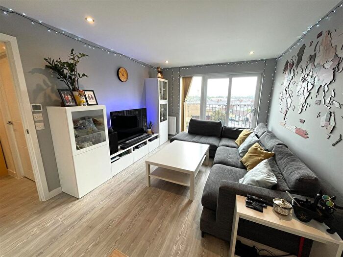 2 Bedroom Flat For Sale In Talbot Road, Stretford, Manchester, M32