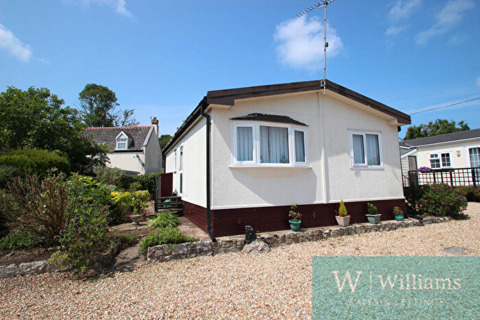2 Bedroom Park Home For Sale In Fernhill Park, Wootton Bridge, Isle Of Wight, PO33