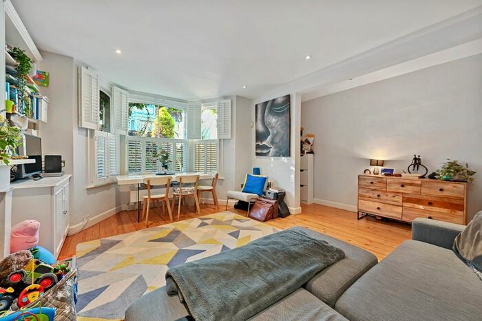 2 Bedroom Flat To Rent In Brackenbury Road, London, W6