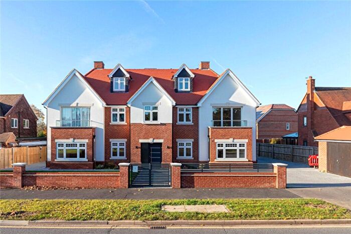 2 Bedroom Apartment To Rent In Shoppenhangers Road, Maidenhead, Berkshire, SL6