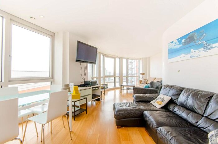 2 Bedroom Flat To Rent In Ontario Tower, Canary Wharf, London, E14