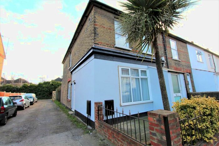 3 Bedroom Terraced House To Rent In London Road, Grays RM17