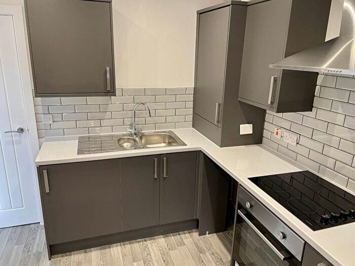 2 Bedroom Flat To Rent In Carmarthen Road, Cwmdu, Swansea, SA5