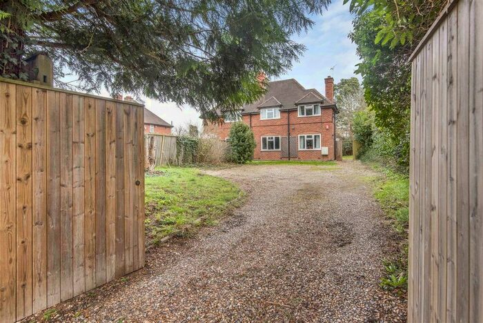 3 Bedroom Semi-Detached House For Sale In Chazey Heath, Mapledurham, Reading, RG4