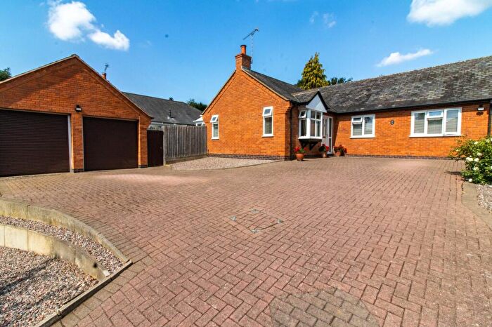 3 Bedroom Detached Bungalow For Sale In Gilstead Close, Thurnby, Leicester, LE7