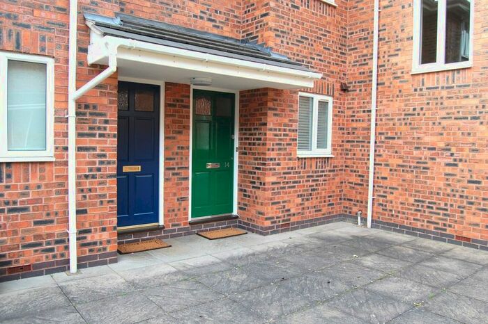 1 Bedroom Maisonette To Rent In Corinthian Court, Alcester, B49