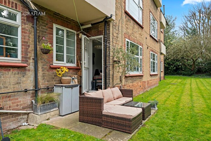 1 Bedroom Flat For Sale In Bridges Lane, Beddington, CR0