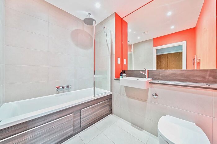 2 Bedroom Flat To Rent In Corio House, Bermondsey, SE1