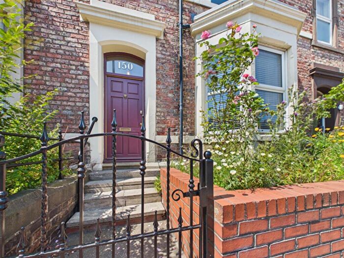 3 Bedroom Terraced House For Sale In Prince Consort Road, Gateshead, NE8