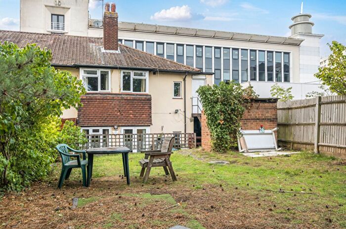 2 Bedroom Flat For Sale In Ravensbourne Road, Bromley, BR1