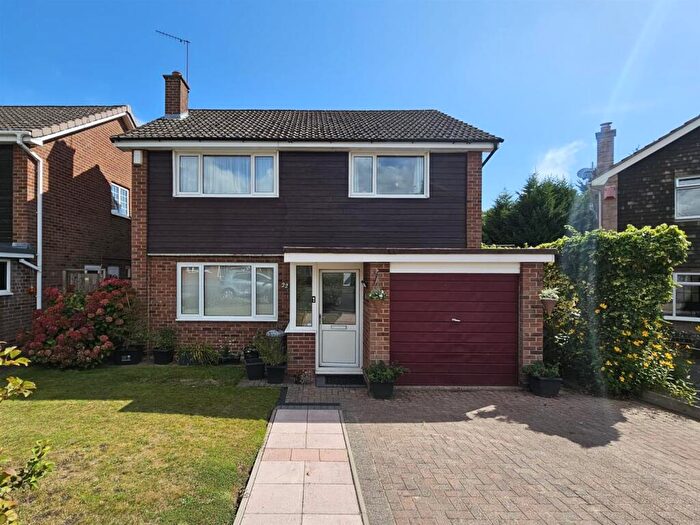 4 Bedroom Detached House For Sale In Clifton Crescent, Solihull, B91