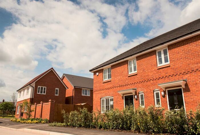 4 Bedroom Detached House To Rent In Rose Street, Chadderton, OL9