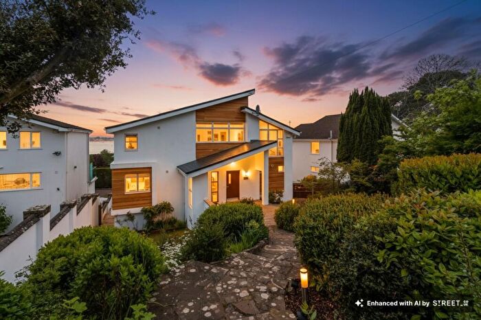 4 Bedroom Property To Rent In Chaddesley Glen, Poole, BH13