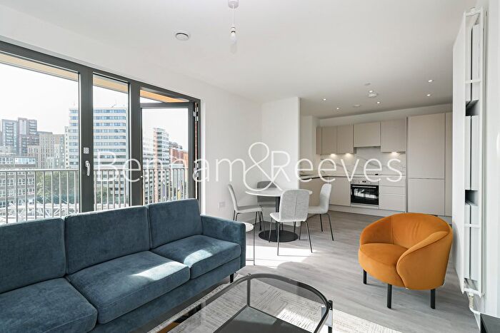 2 Bedroom Flat To Rent In Brook Avenue, Wembley Park, HA9