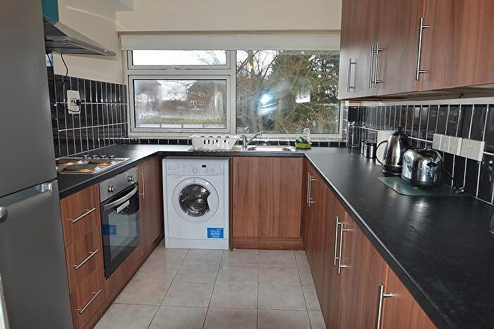 2 Bedroom Apartment To Rent In Arundel Court, Slough, Berkshire, SL3