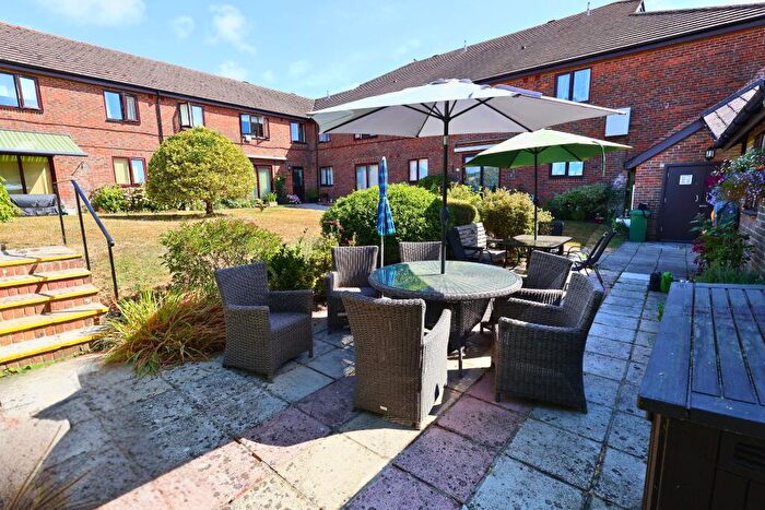 1 Bedroom Retirement Property For Sale In East Meon Road, Old Clanfield, PO8