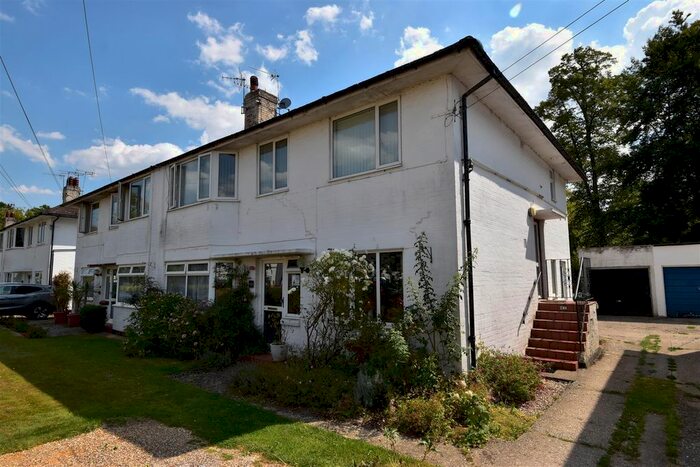 2 Bedroom Maisonette To Rent In Meadowcroft Close, Horley, RH6
