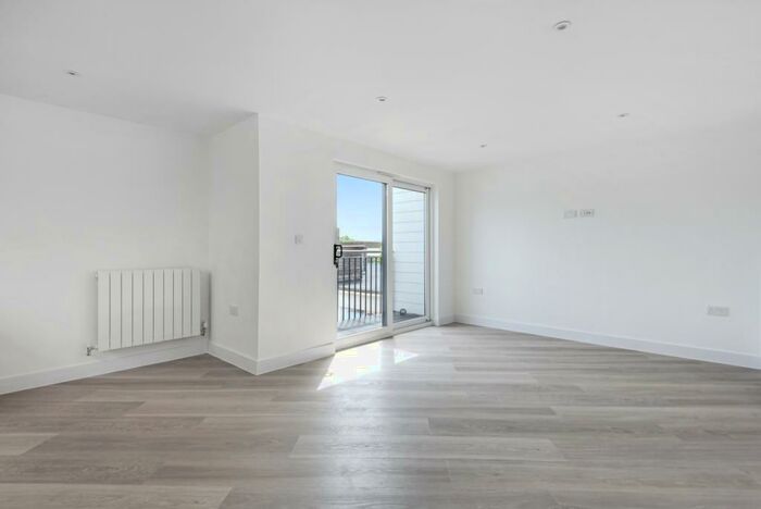 2 Bedroom Flat To Rent In Friary Place Strood, ME2