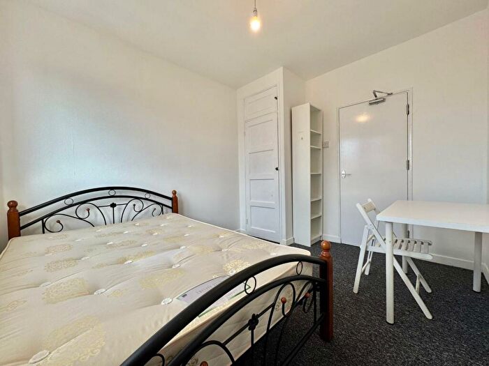 5 Bedroom Flat To Rent In Ellsworth Street, London, E2