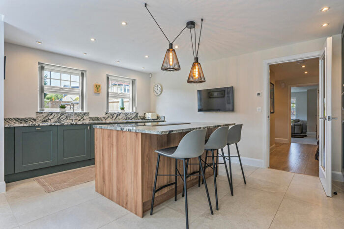 4 Bedroom Detached House For Sale In Alumdale Road, Alum Chine, Bournemouth, BH4