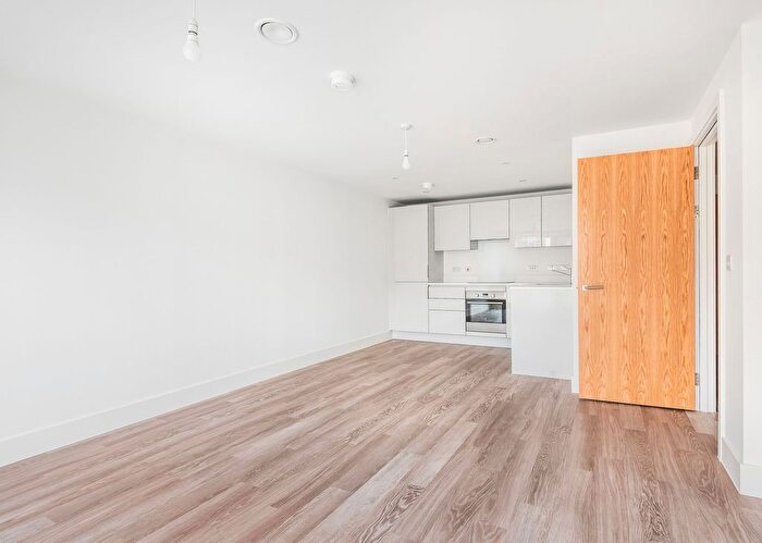 1 Bedroom Flat To Rent In Westacott Road, Ambrosden, OX25