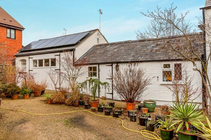 1 Bedroom Cottage To Rent In High Street, Deanshanger, MK19