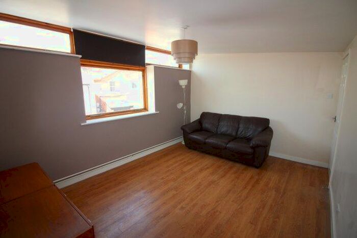 2 Bedroom Flat To Rent In Upper Grove Street, Leamington Spa, CV32