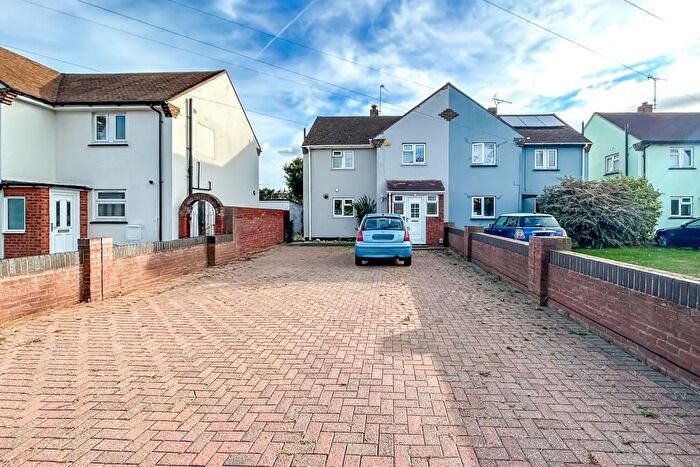 3 Bedroom Semi-Detached House For Sale In Eastern Avenue, Southend-On-Sea, SS2