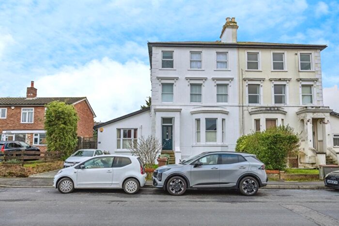 1 Bedroom Flat For Sale In Park Road, Wallington, SM6