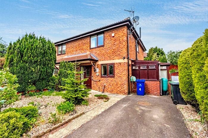 2 Bedroom End Of Terrace House For Sale In Downing Close, Grimsby, Lincolnshire, DN34