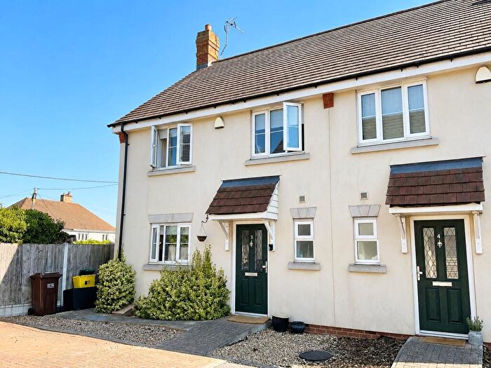 4 Bedroom Semi-Detached House For Sale In Scrub Lane Mews, Benfleet, SS7