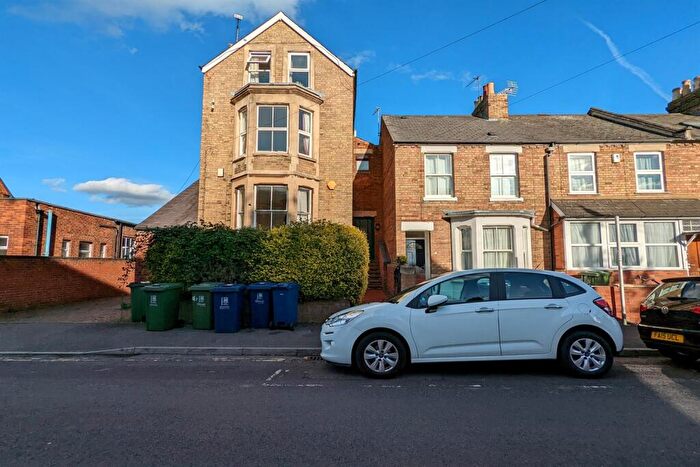 4 Bedroom Apartment To Rent In Cowley, Oxford, Oxfordshire, OX4