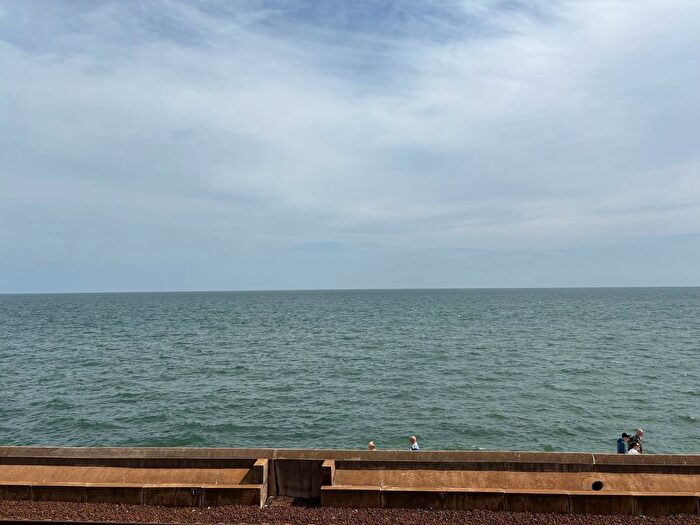 1 Bedroom Flat To Rent In Riviera Terrace, Dawlish, EX7