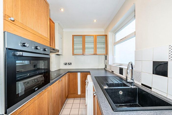 Property For Sale In Snarsgate Street, North Kensington, W10