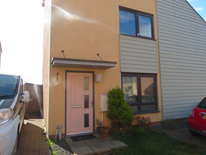 2 Bedroom Flat To Rent In Wellwick Fell, Newcastle Upon Tyne, NE15