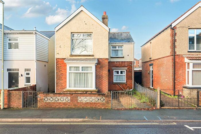 3 Bedroom Detached House For Sale In Grove Road, Hardway, Gosport, PO12