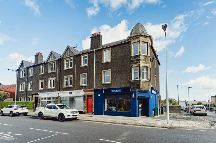 2 Bedroom Flat For Sale In Lasswade Road, Edinburgh, EH16